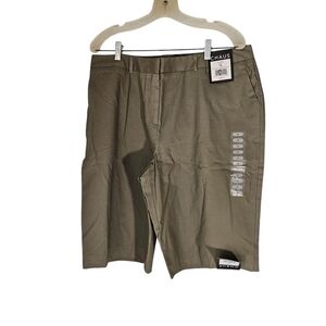 Chaus Women's City Short